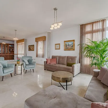 Marysol Villa